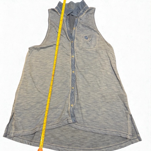 Abercrombie & Fitch Light Blue Collared Button Up Shirt - Picture 8 of 8